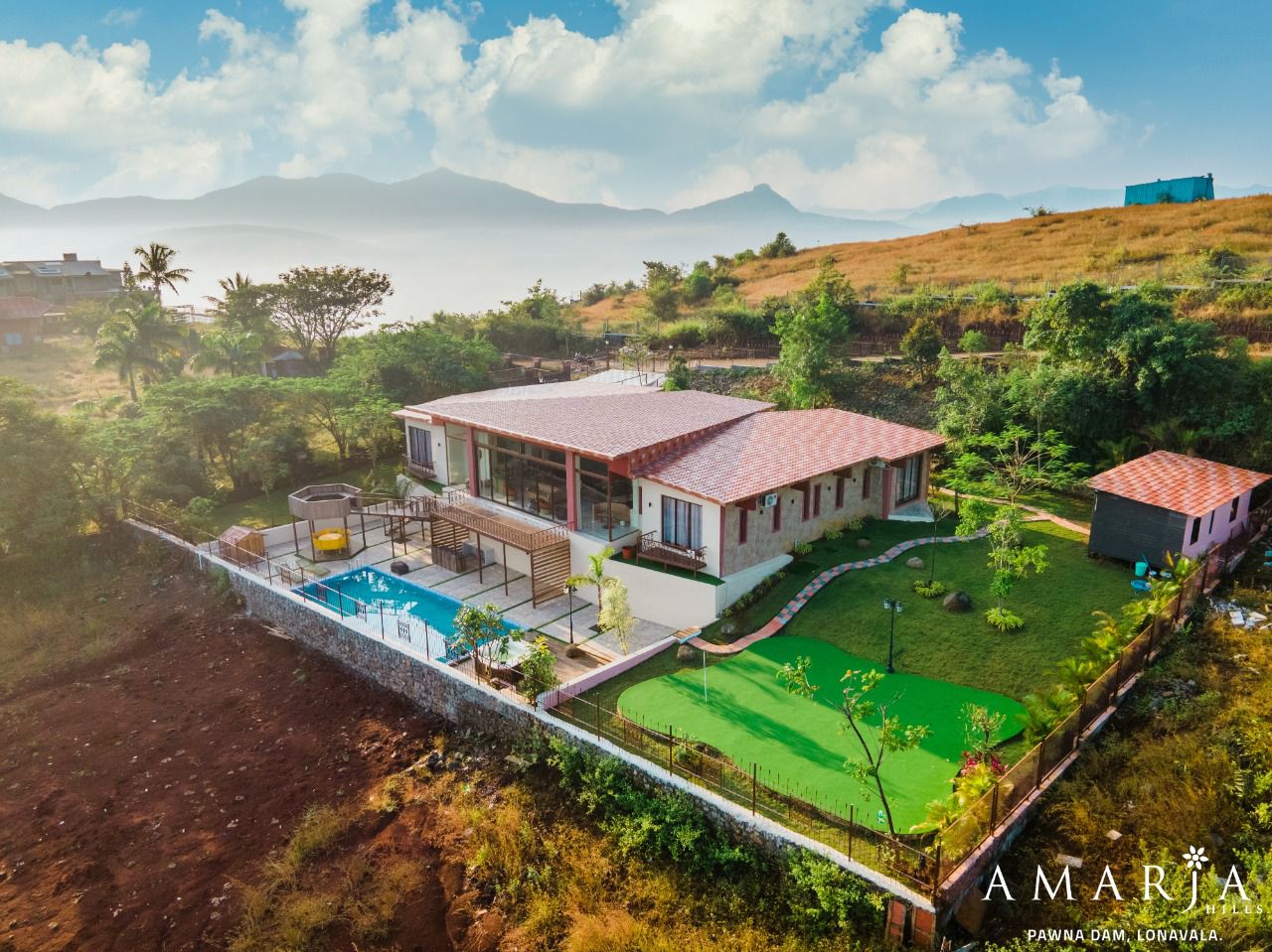 The Mountain Crest interior gallery 4 - luxury villa Pawna