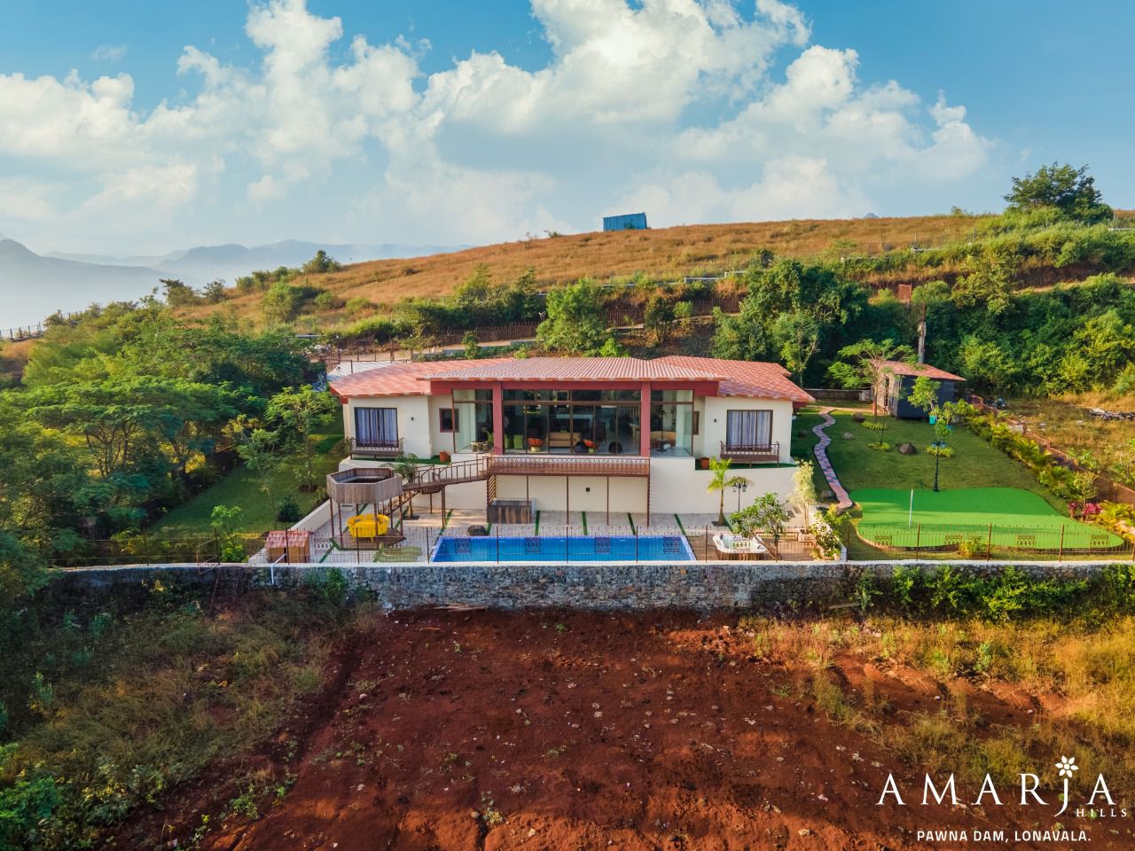 The Mountain Crest interior gallery 5 - luxury villa Pawna